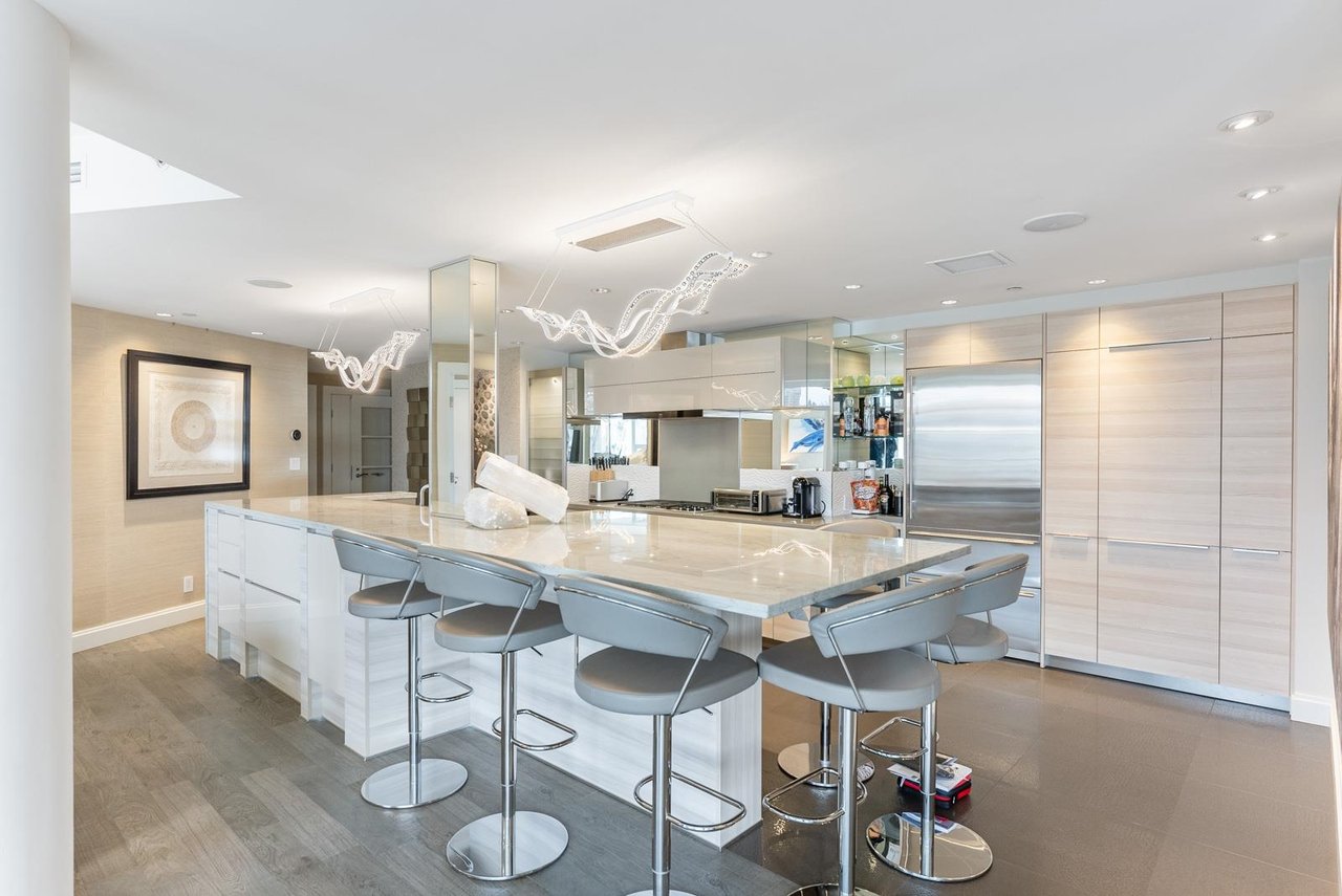 302-628 Kinghorne Mews