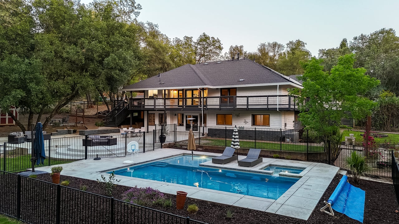 2880 Carlson Drive