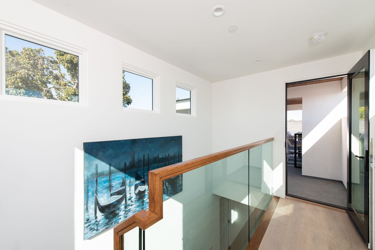 312 Jasmine Avenue Unit: 1