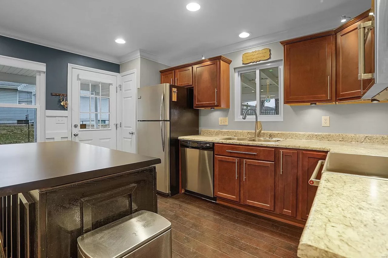 39 Janis Ann Dr