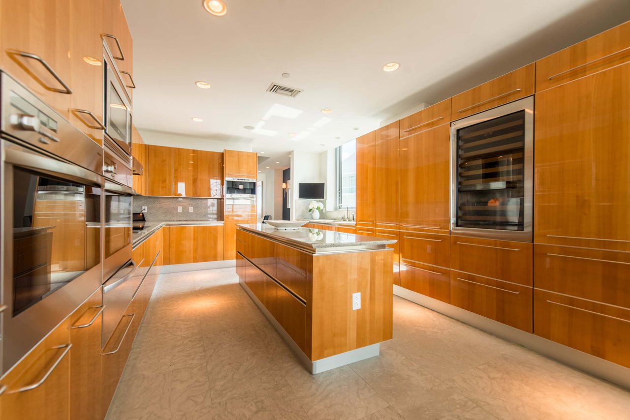 2627 S Bayshore Drive #2202