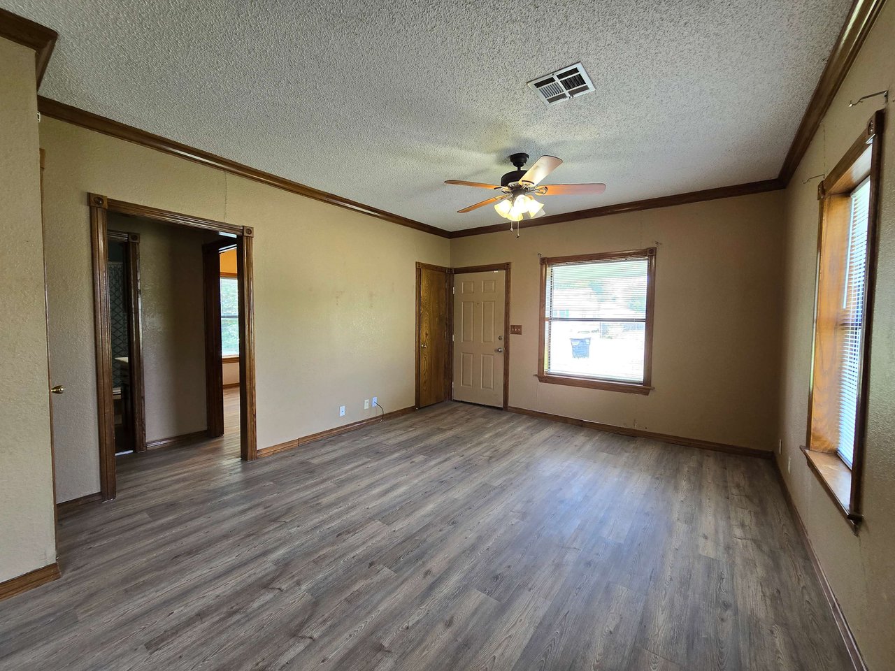 1629 N Louisa