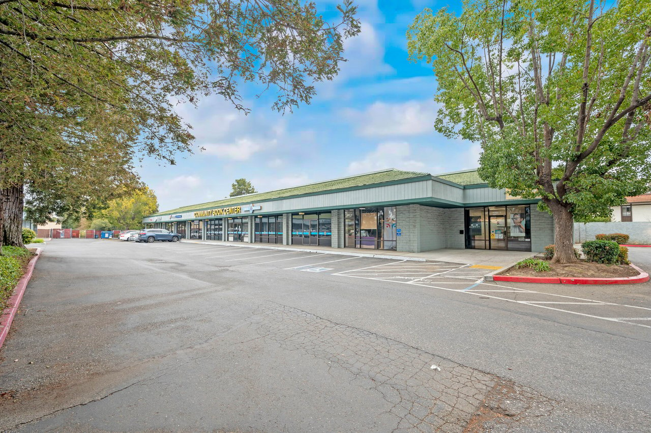 NNN Leased Shopping Center