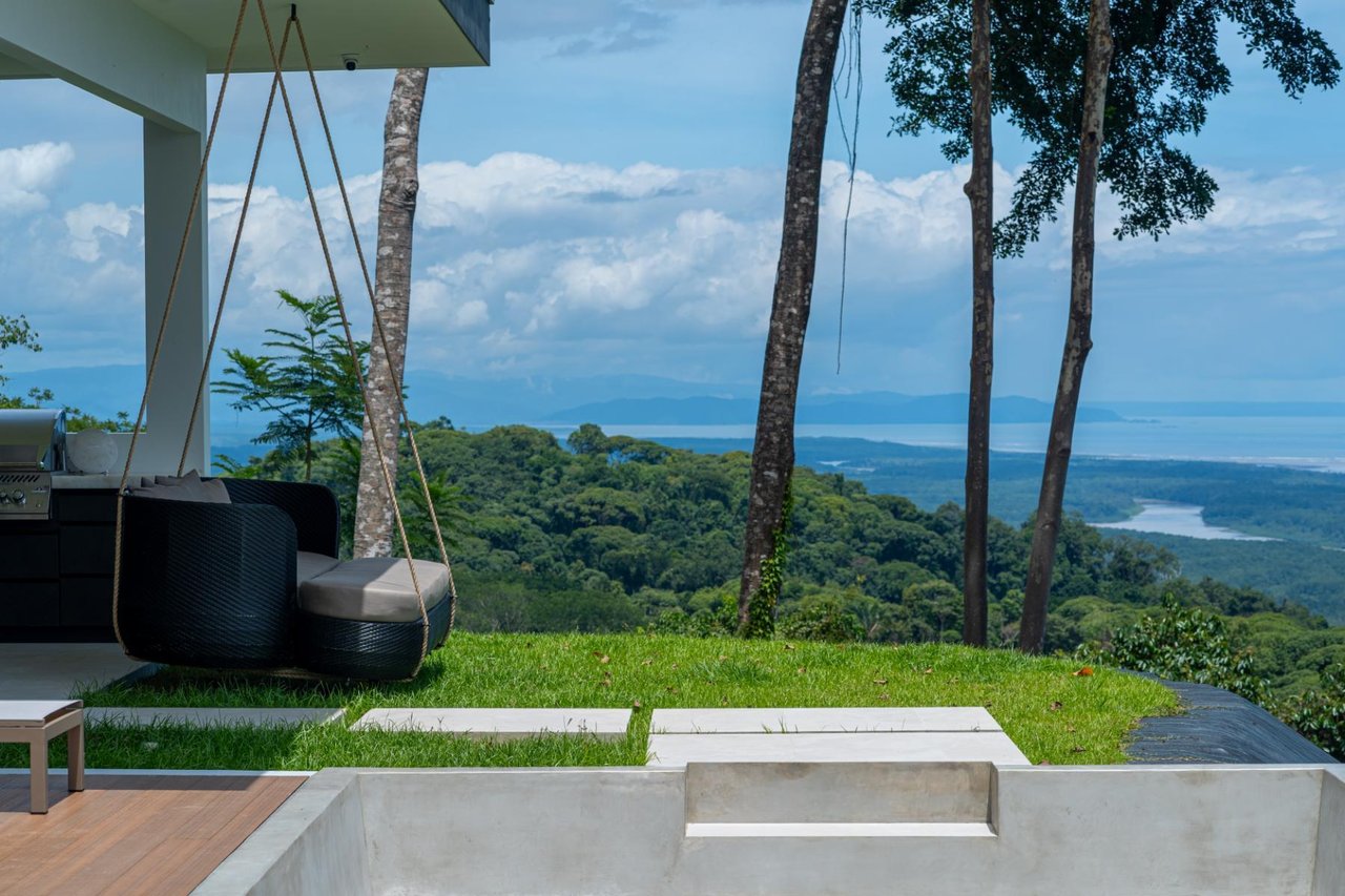 Private Solar Powered Ocean View Villa, Ojochal, Puntarenas