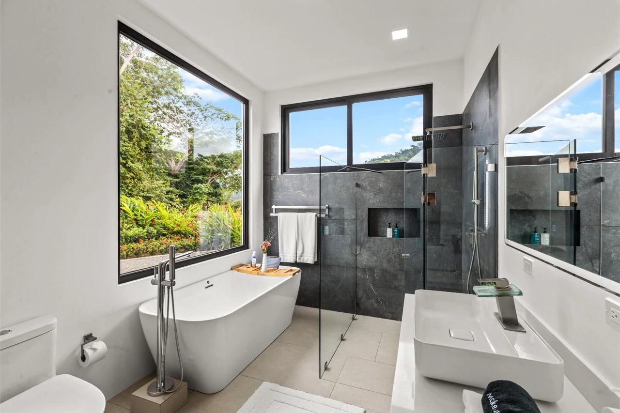 Luxury Ocean View Villa, Jaco, Puntarenas