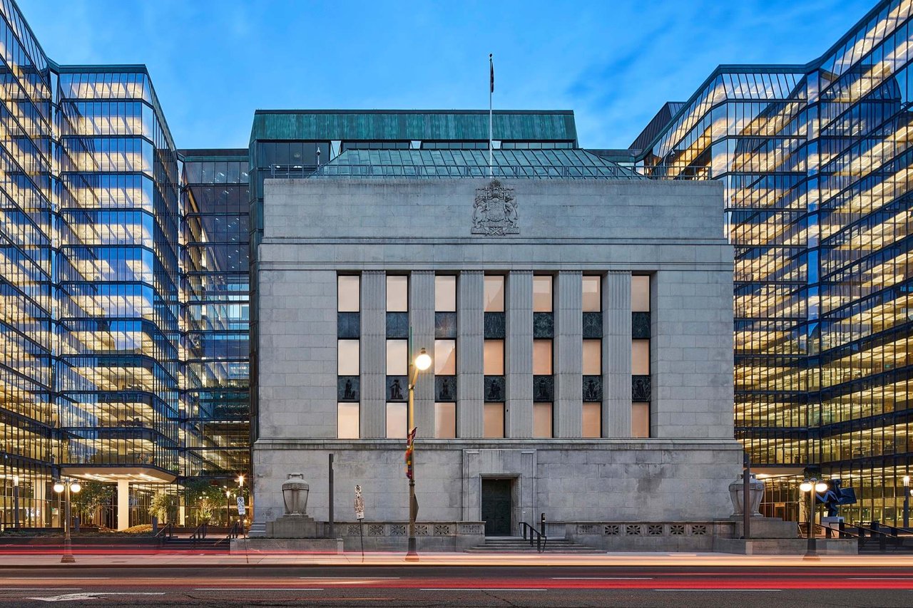 Twilight exterior photo of the Bank of Canada 