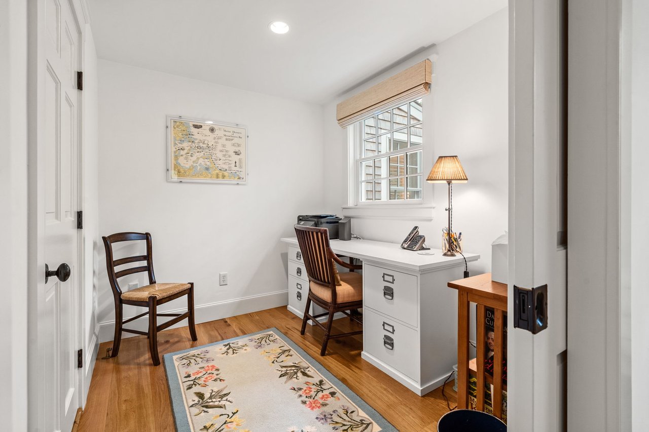 6 Oak Hollow Ln