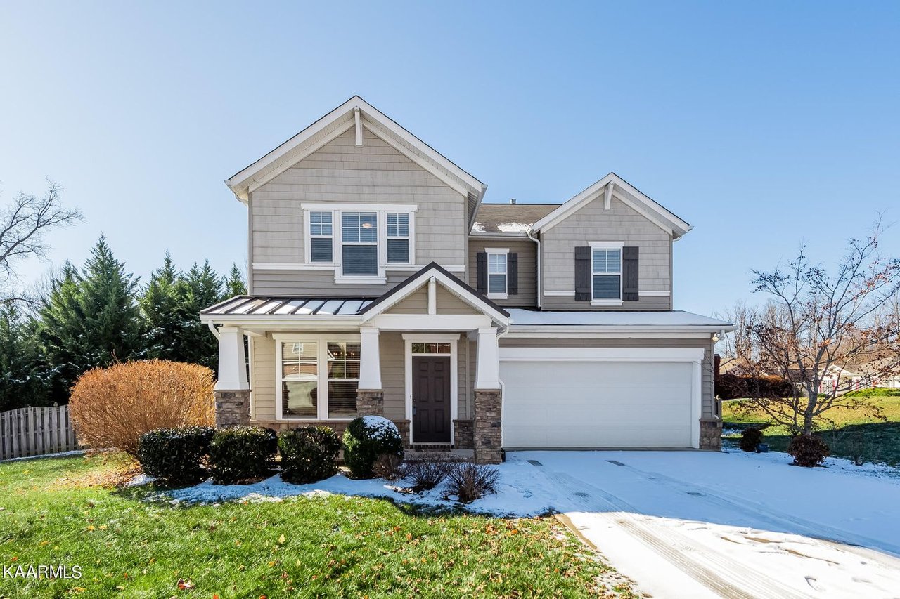 2450 Ancient Oak Ln