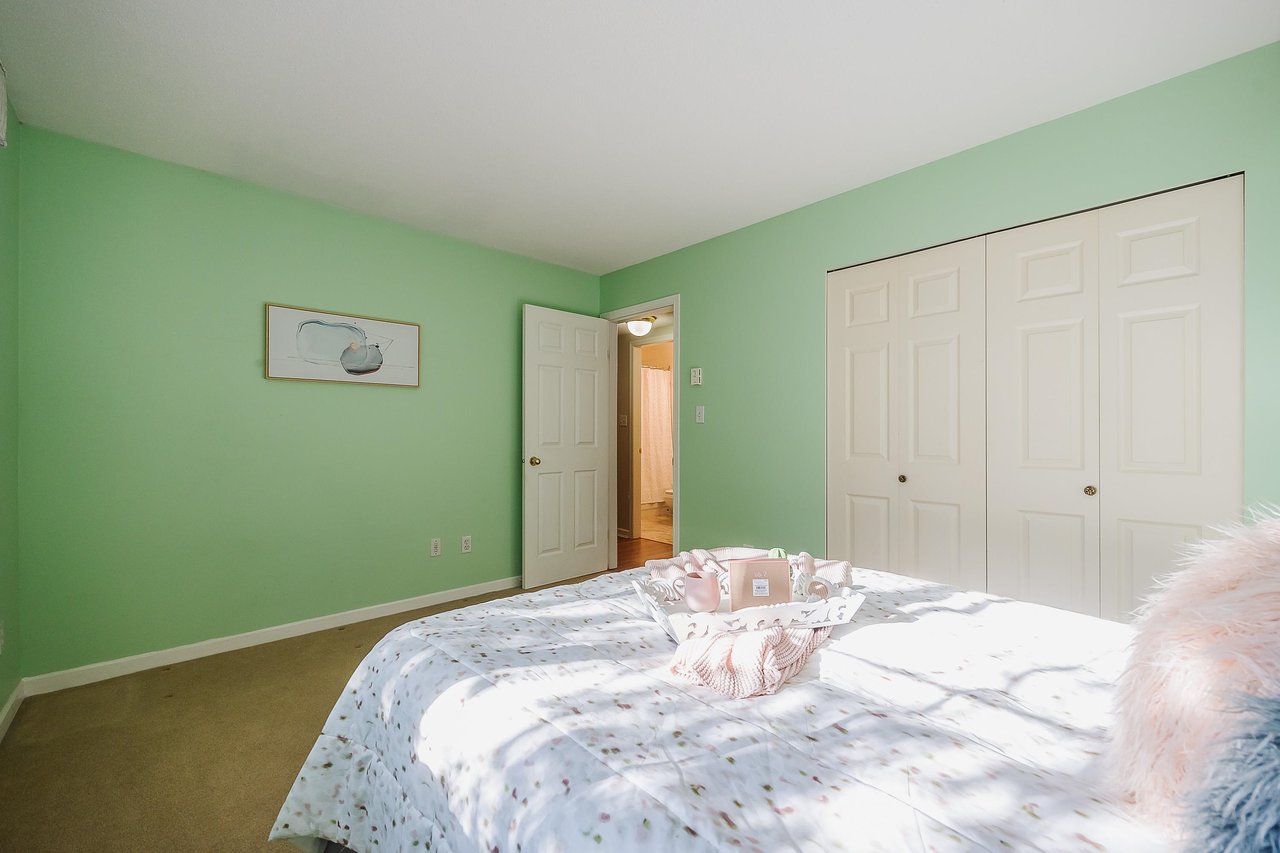 16-270 Casey St