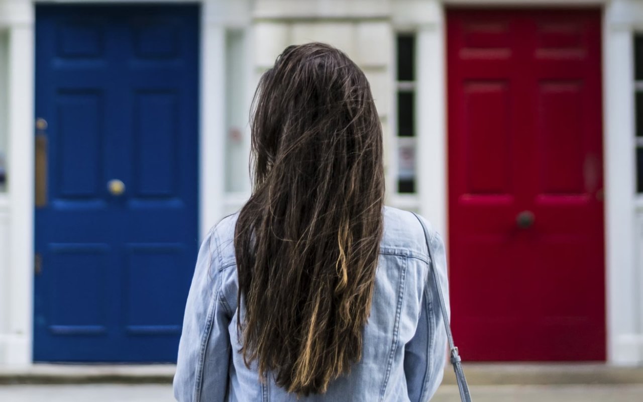 Navigating Multiple Offers for Your Ultra-Luxury Property