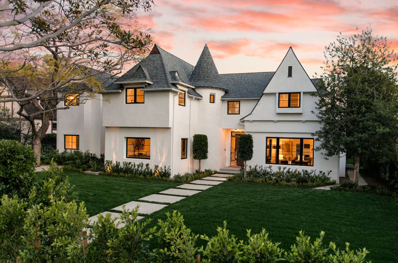 2012 La Mesa Dr