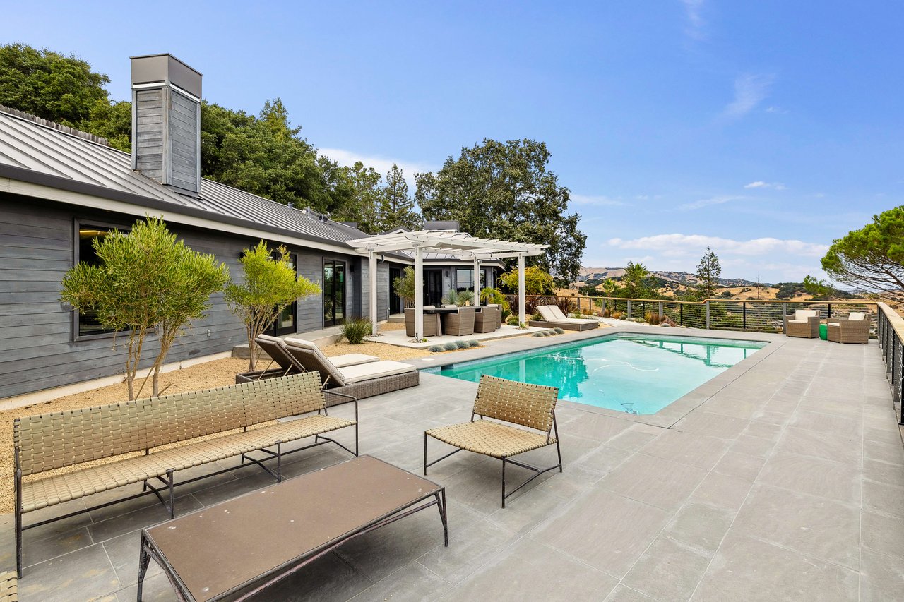 111 Woodside Drive