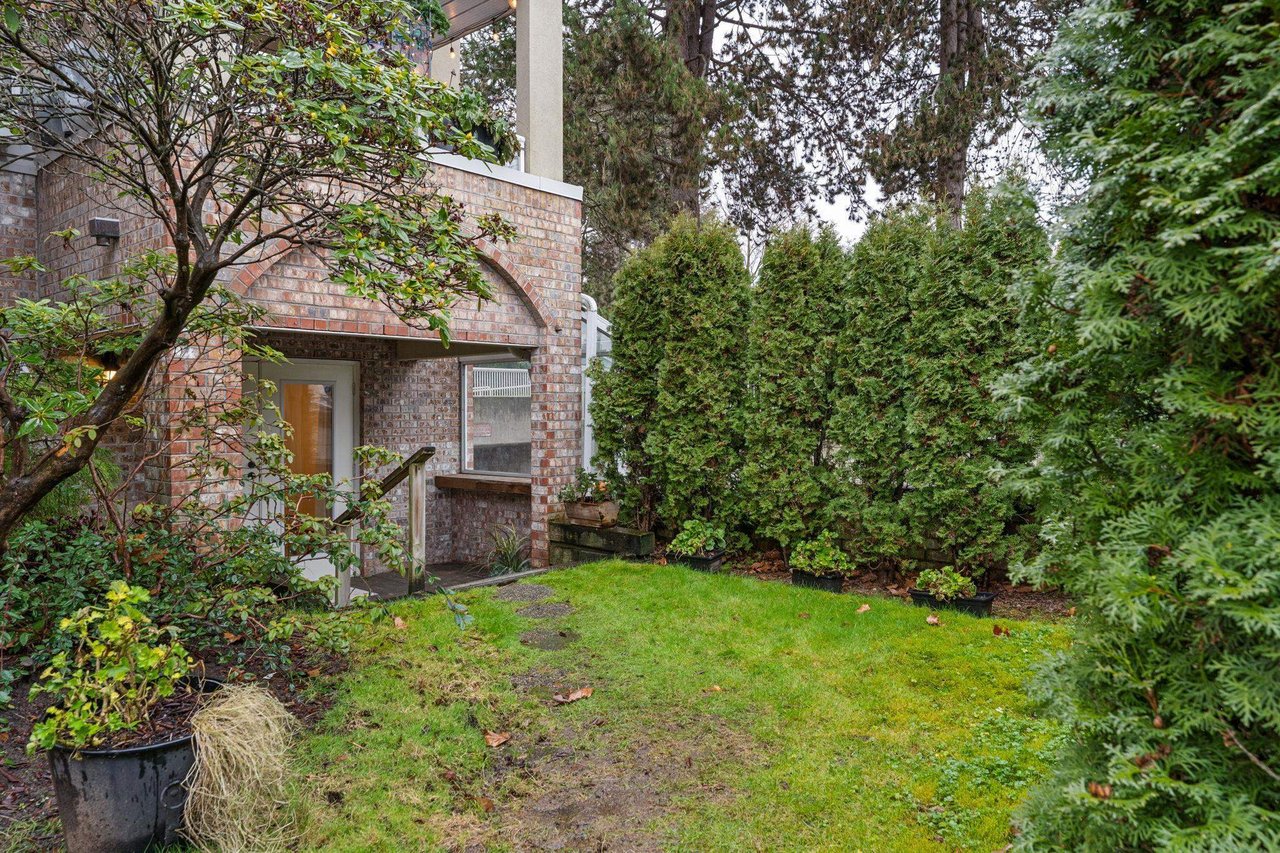 1-2110 Marine Dr