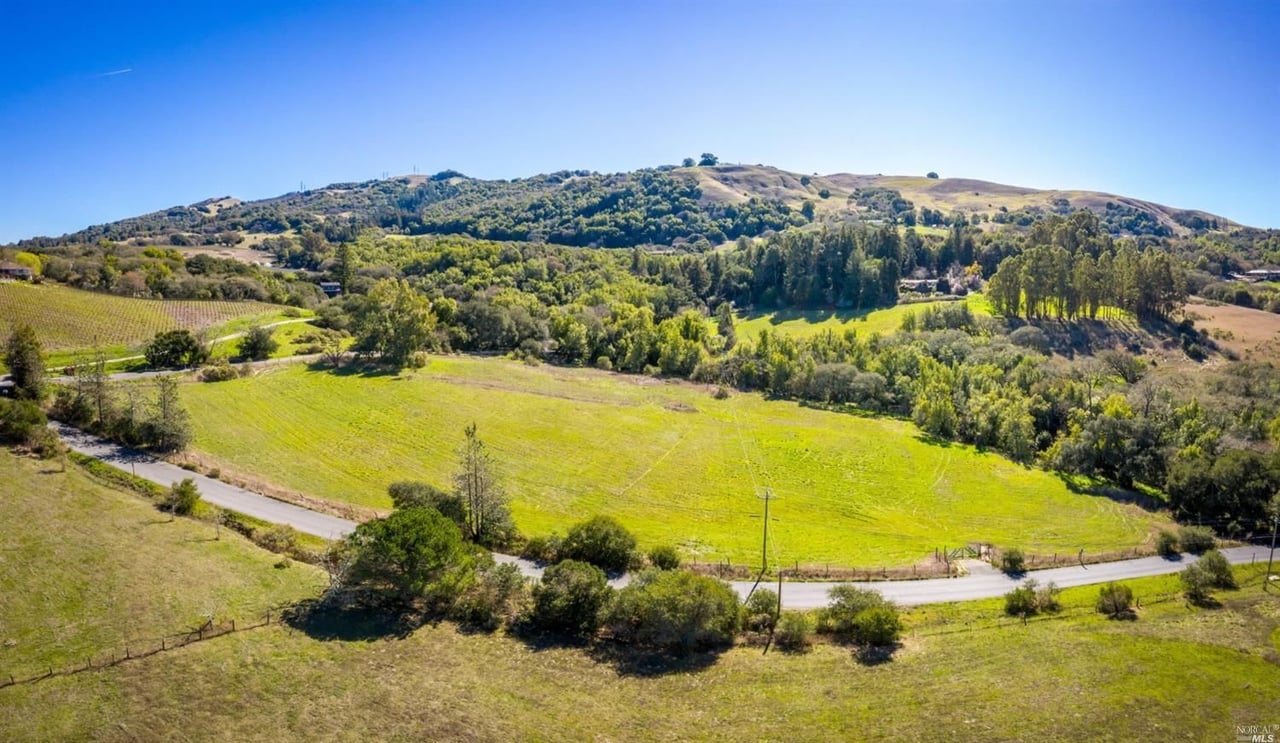 5289 Sonoma Mountain Rd
