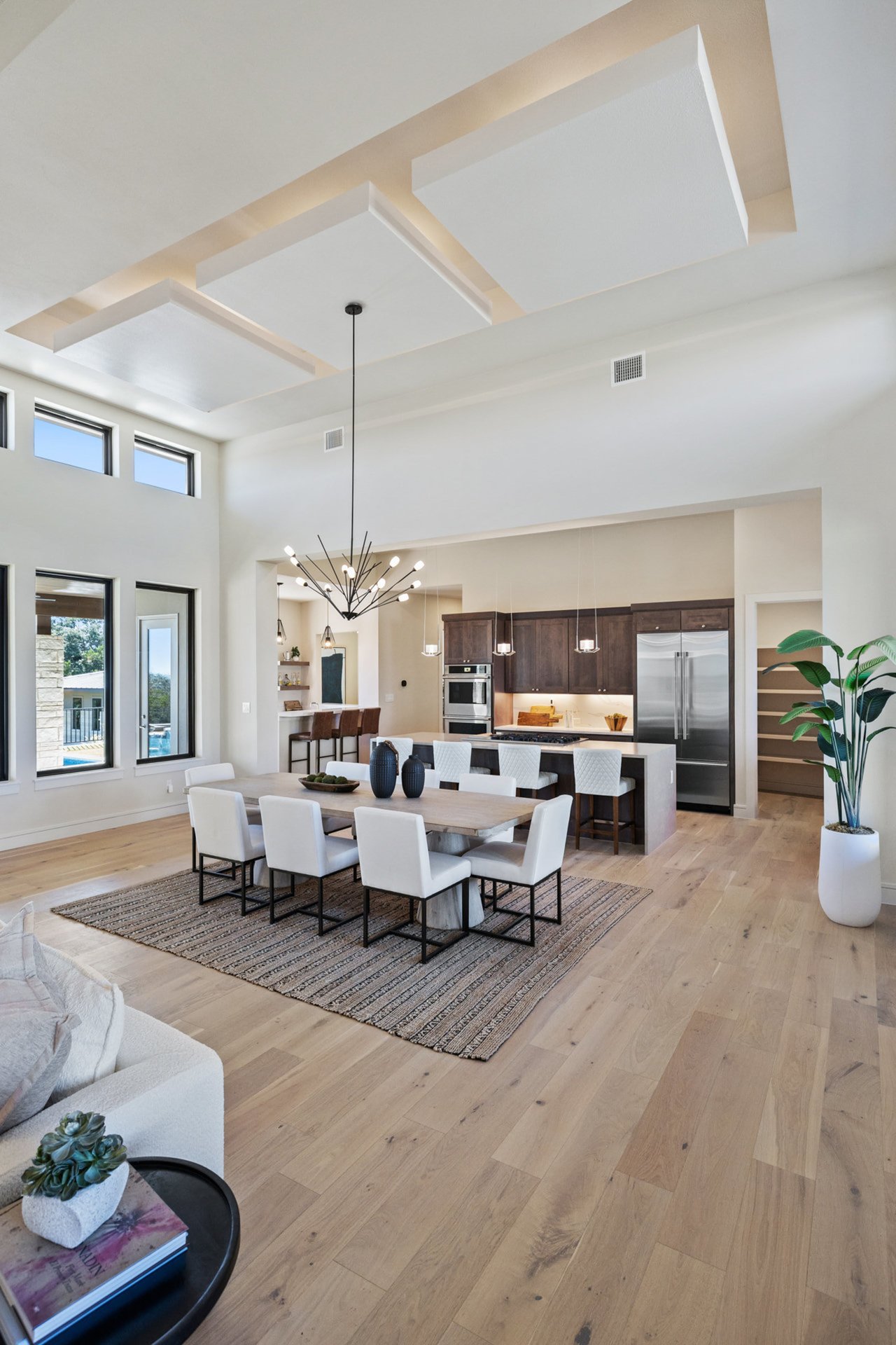 Bee Caves Single Story with Air Conditioned 2nd 2-Car Garage/ADU