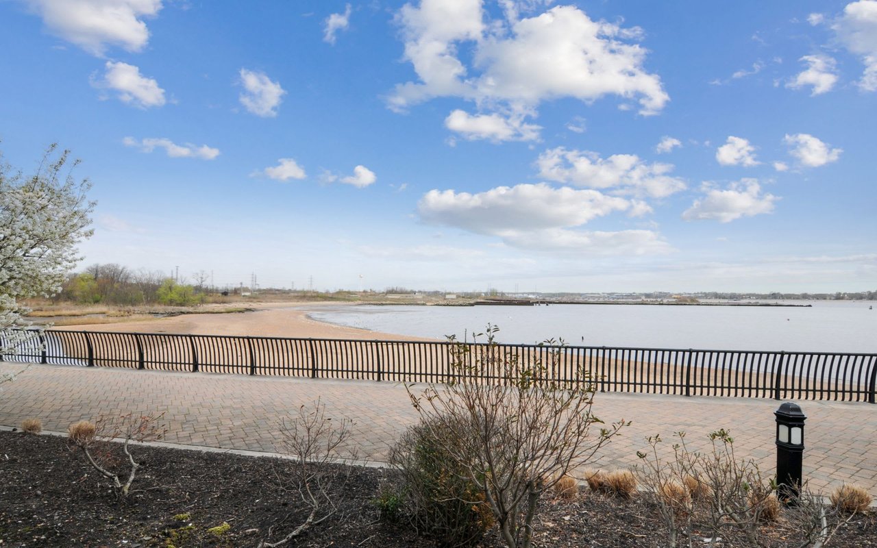 56 Raritan Reach Rd