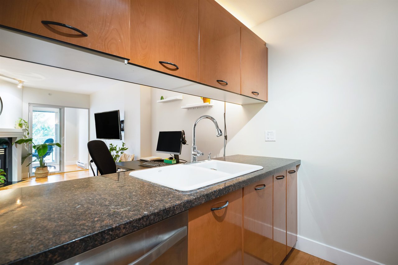 301-1818 W 6th Ave