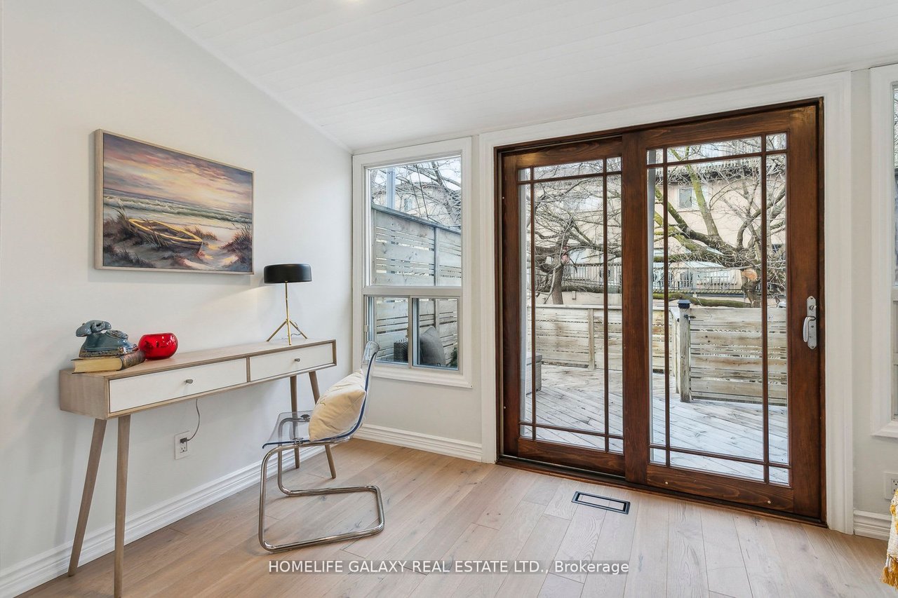 16 Jerome St