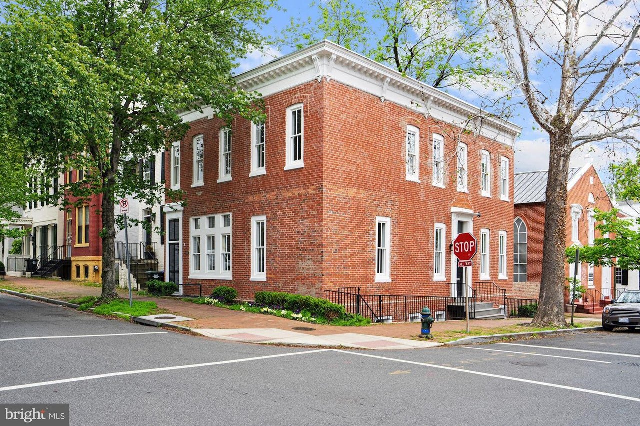 2737 O St NW