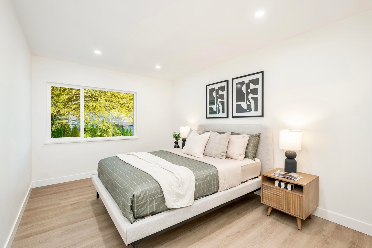 4433 Piccadilly North