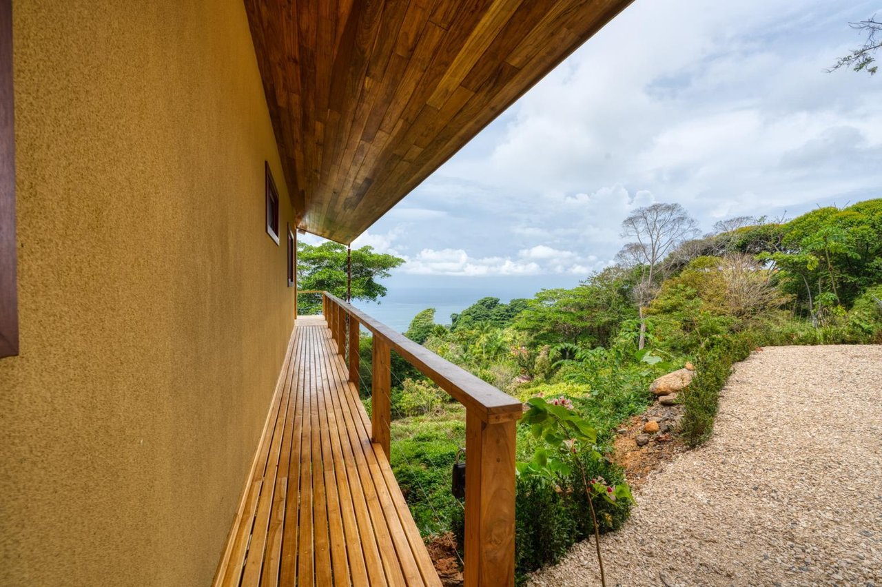 New 4 Bedroom Ocean View in Escalares