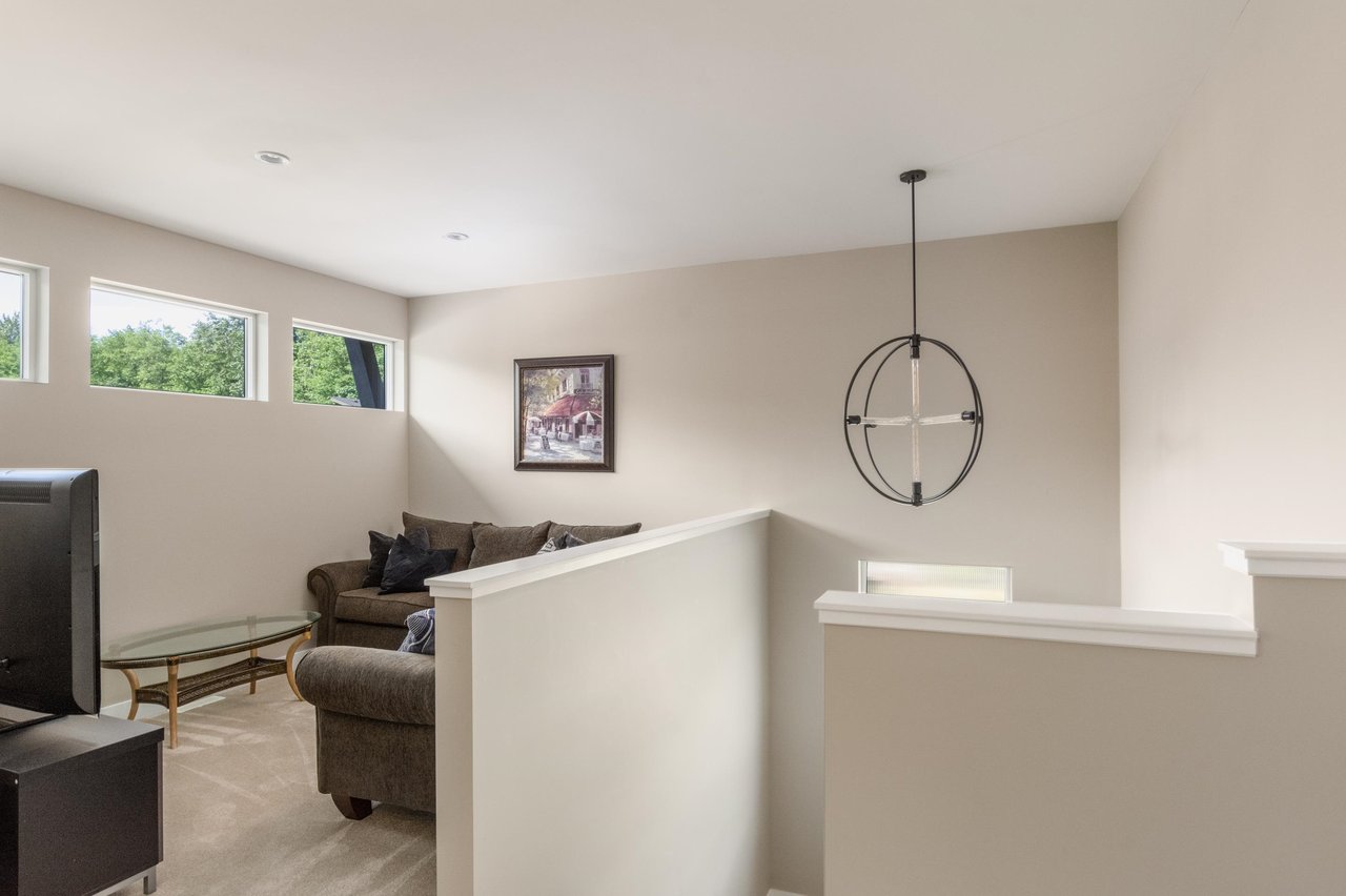 39279 Mockingbird Cres