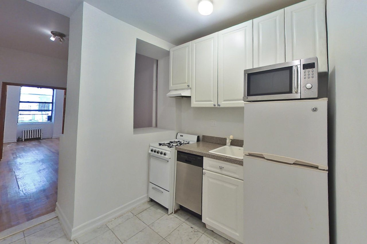 15a West 64th Street, Apt 1-B