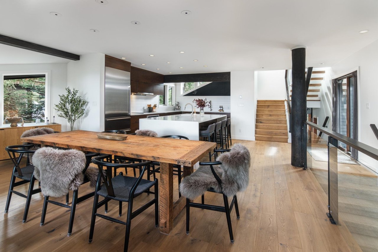 3369 Panorama Ridge