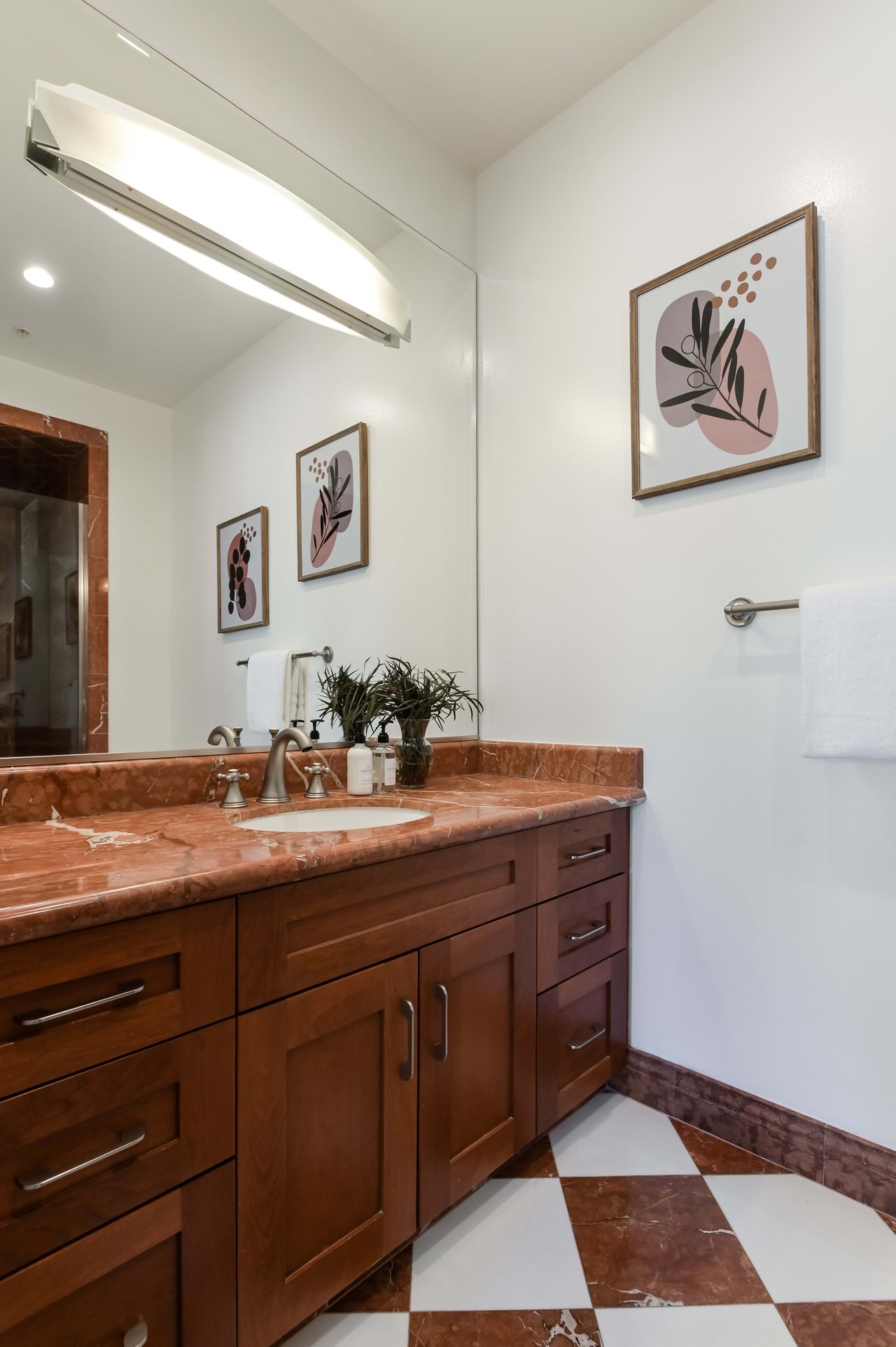 Three Bedroom Condo near 24th St Corridor, Noe Valley