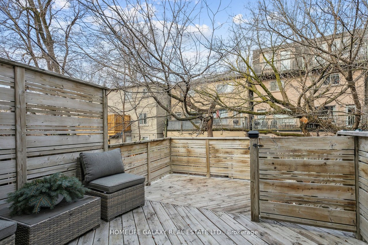 16 Jerome St