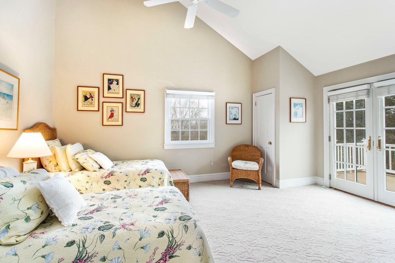 Sprawling Sagaponack South Traditional