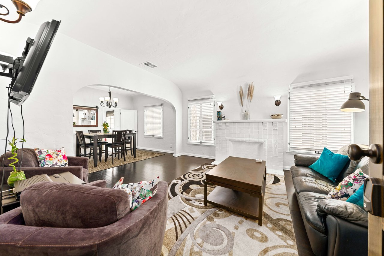 128 S Oakhurst Drive, Beverly Hills