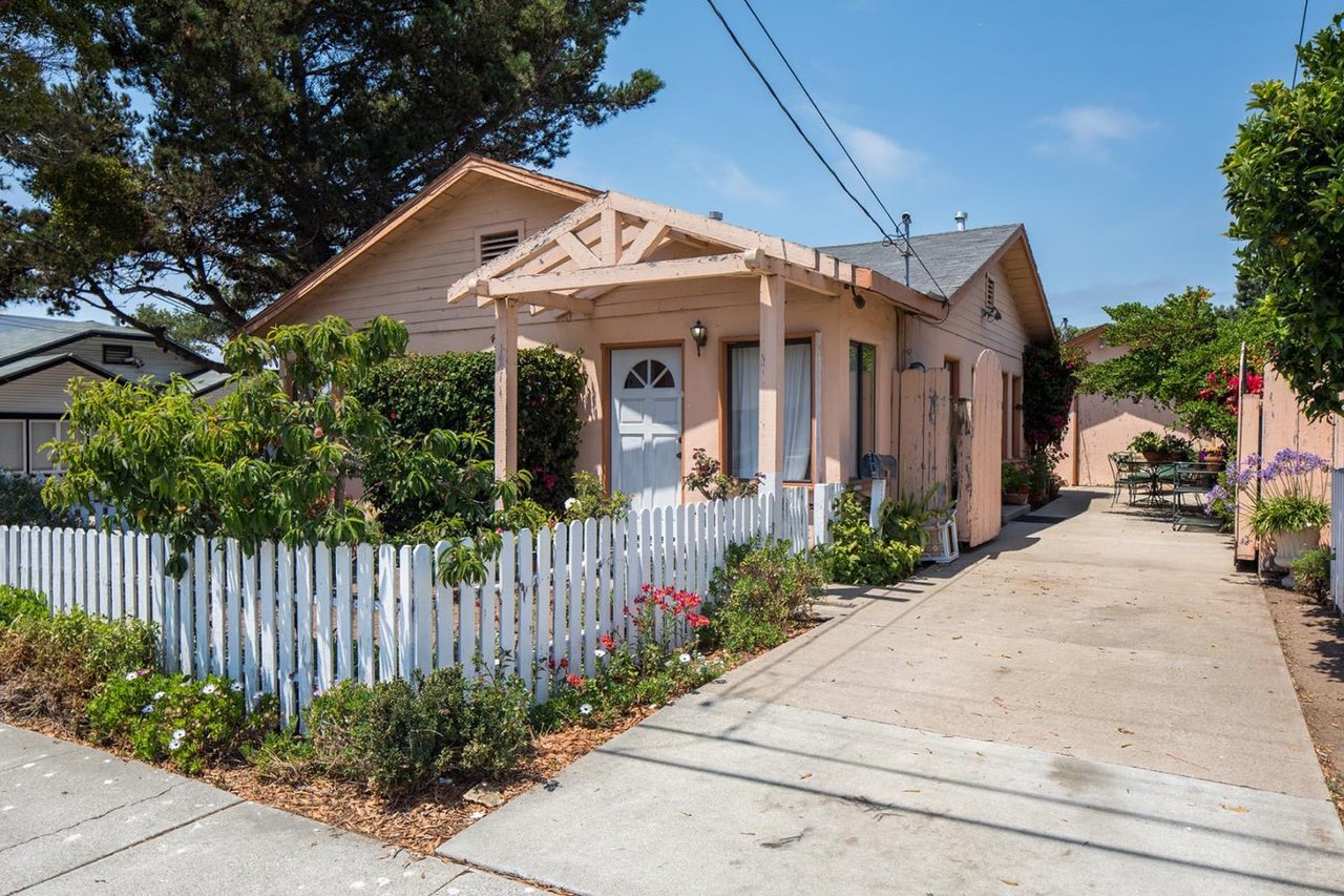1211 Echo Ave