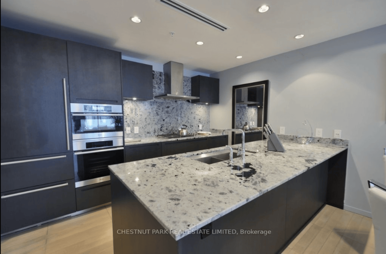 Suite 1804- 180 University Avenue