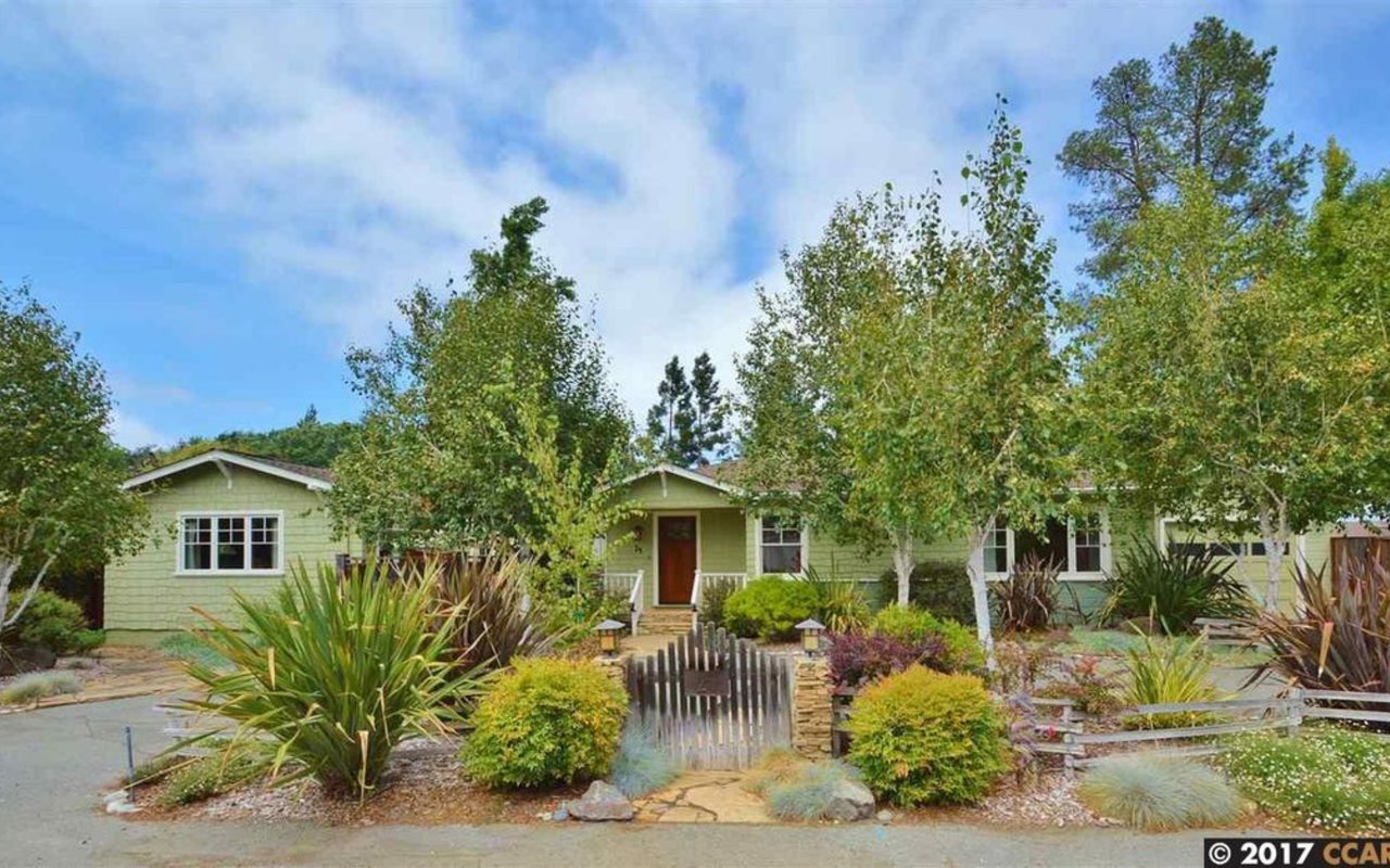 24 Karen Ln