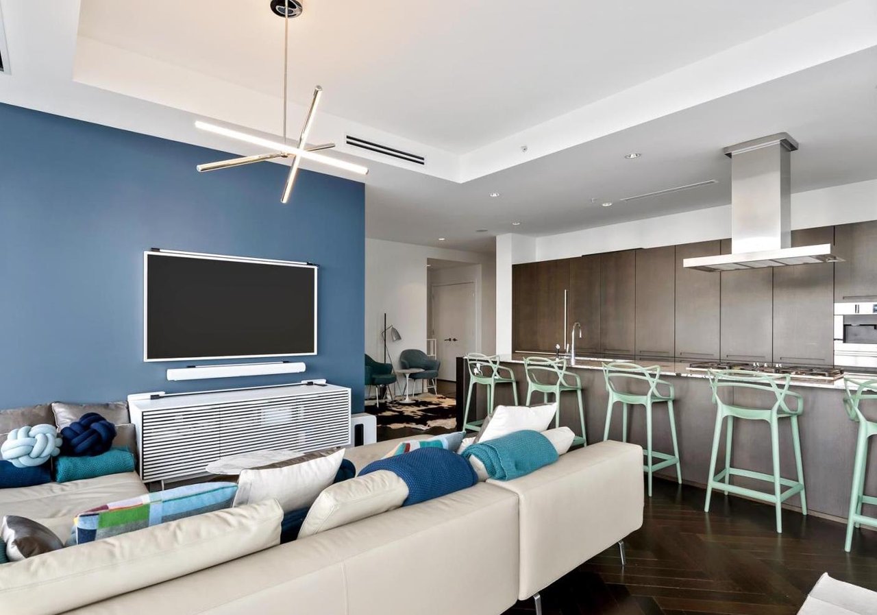 Suite 5108 -180 University Avenue