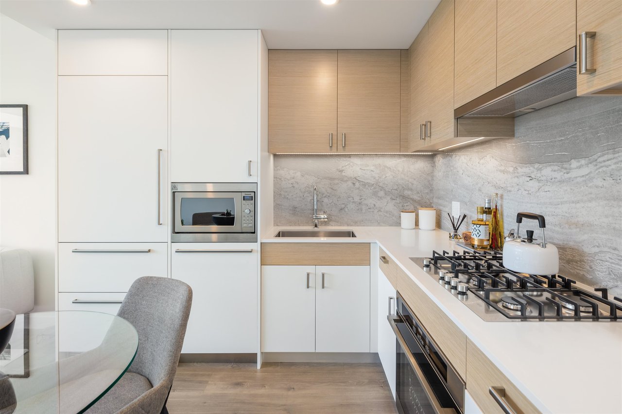 2201-200 Klahanie Ct