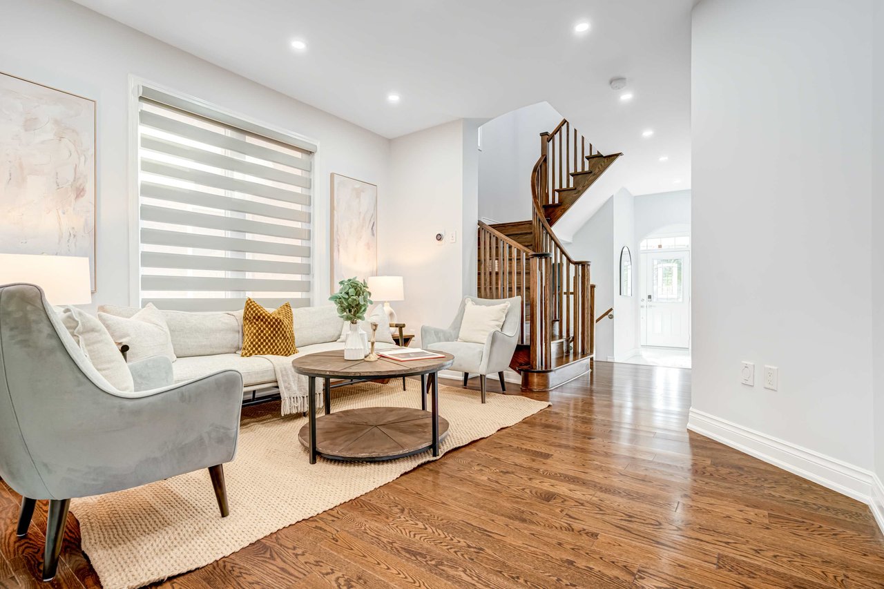 101 Fernglen Crescent