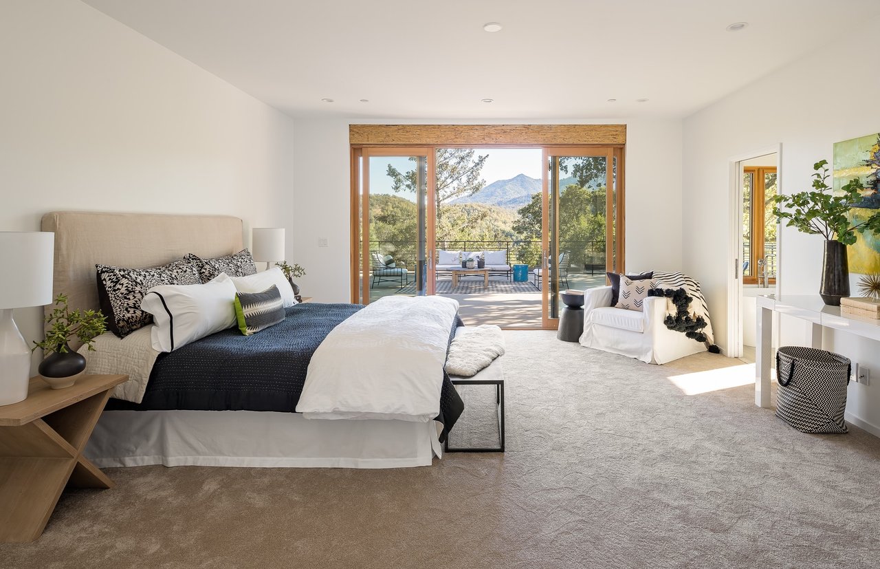 Modern Home with Organic Materials and Crisp Lines- Represented Buyer