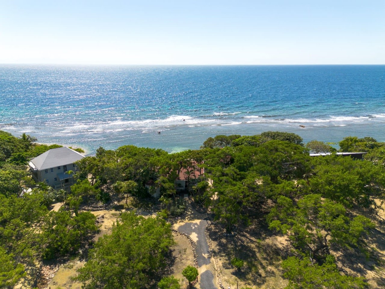 Coco View, Beachfront Paradise