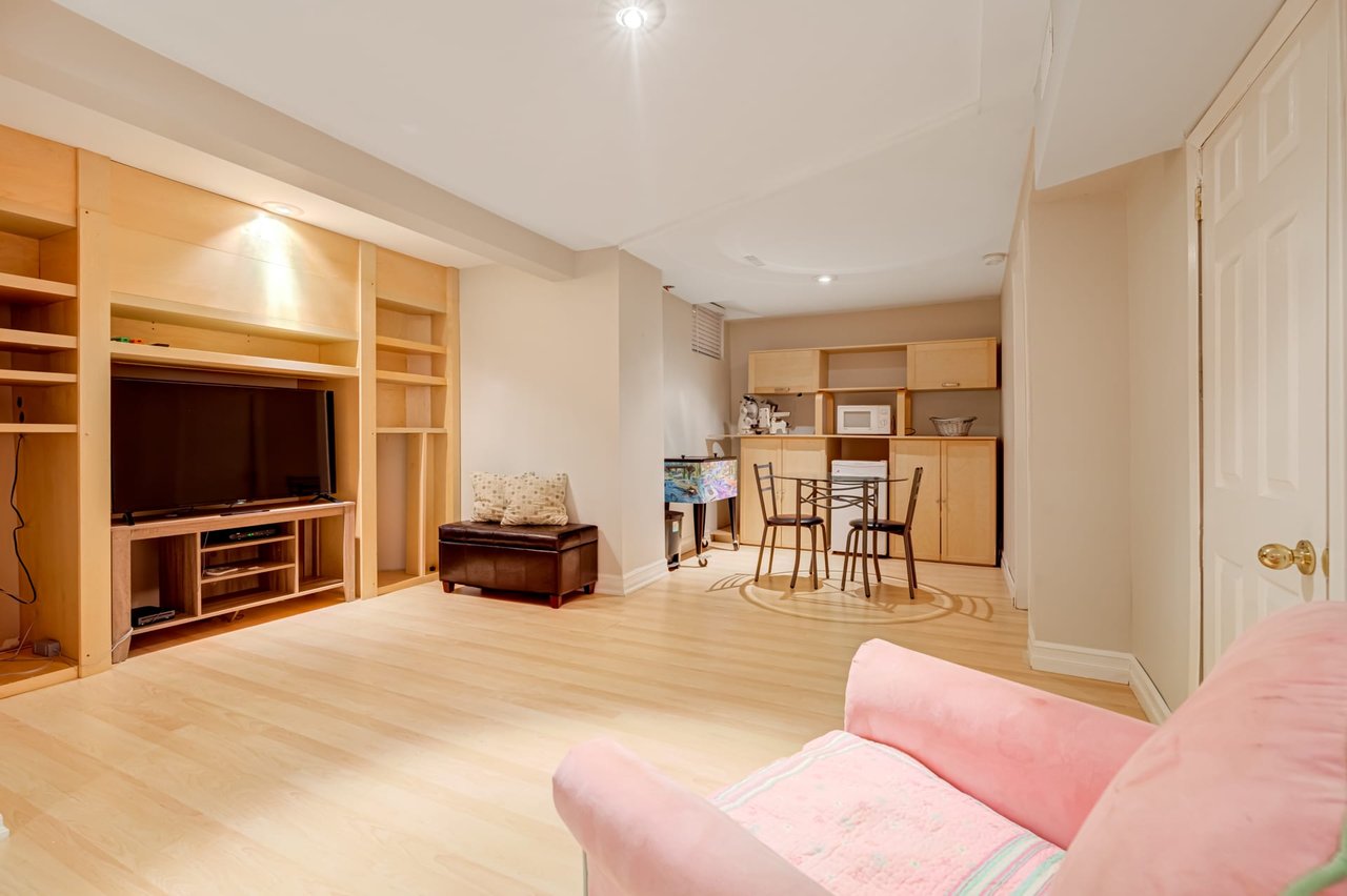 74 Penny Cres