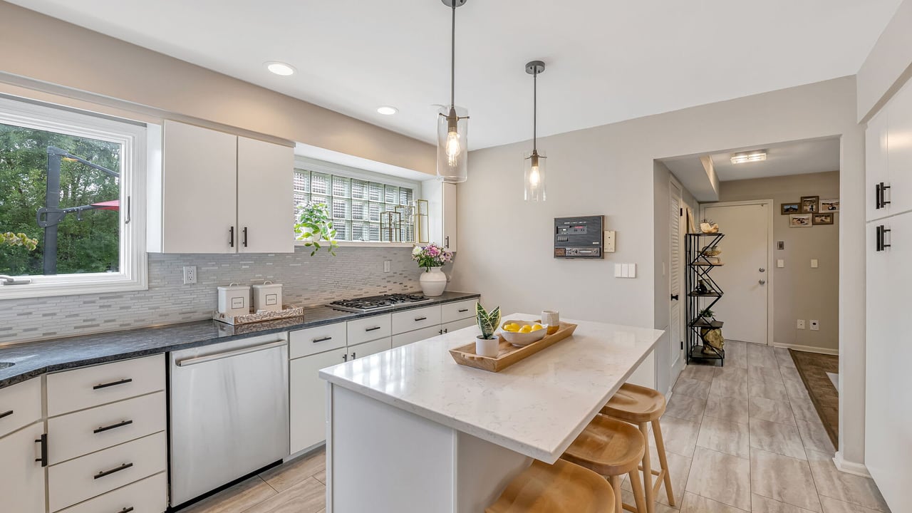 Paramus Colonial