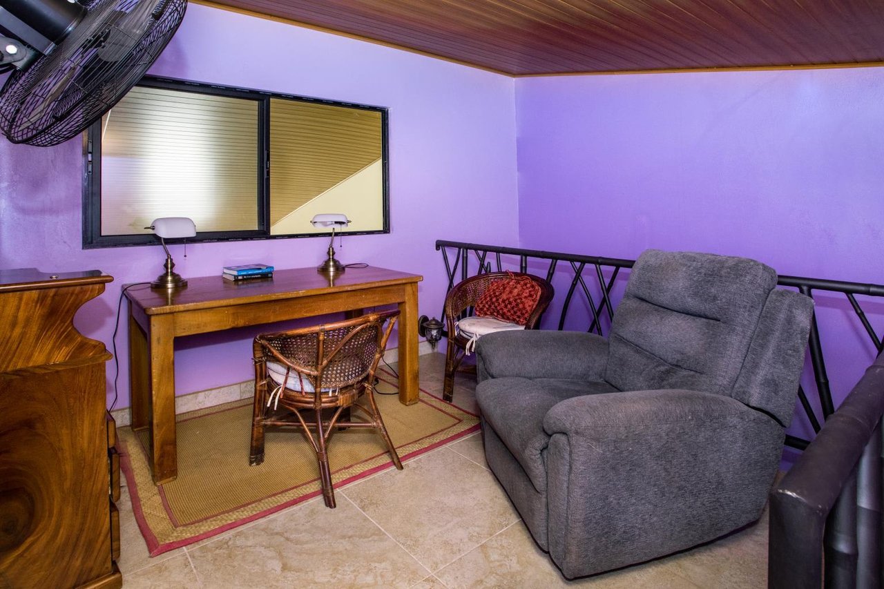Incredible 7,000 Ft2 Ocean View Home With 200 Acre Reserve!