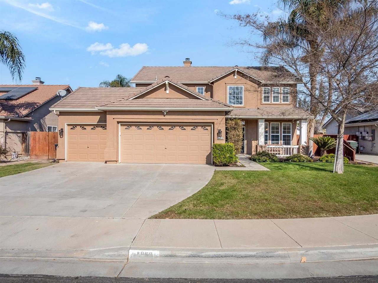 1050 W Windsor Ct