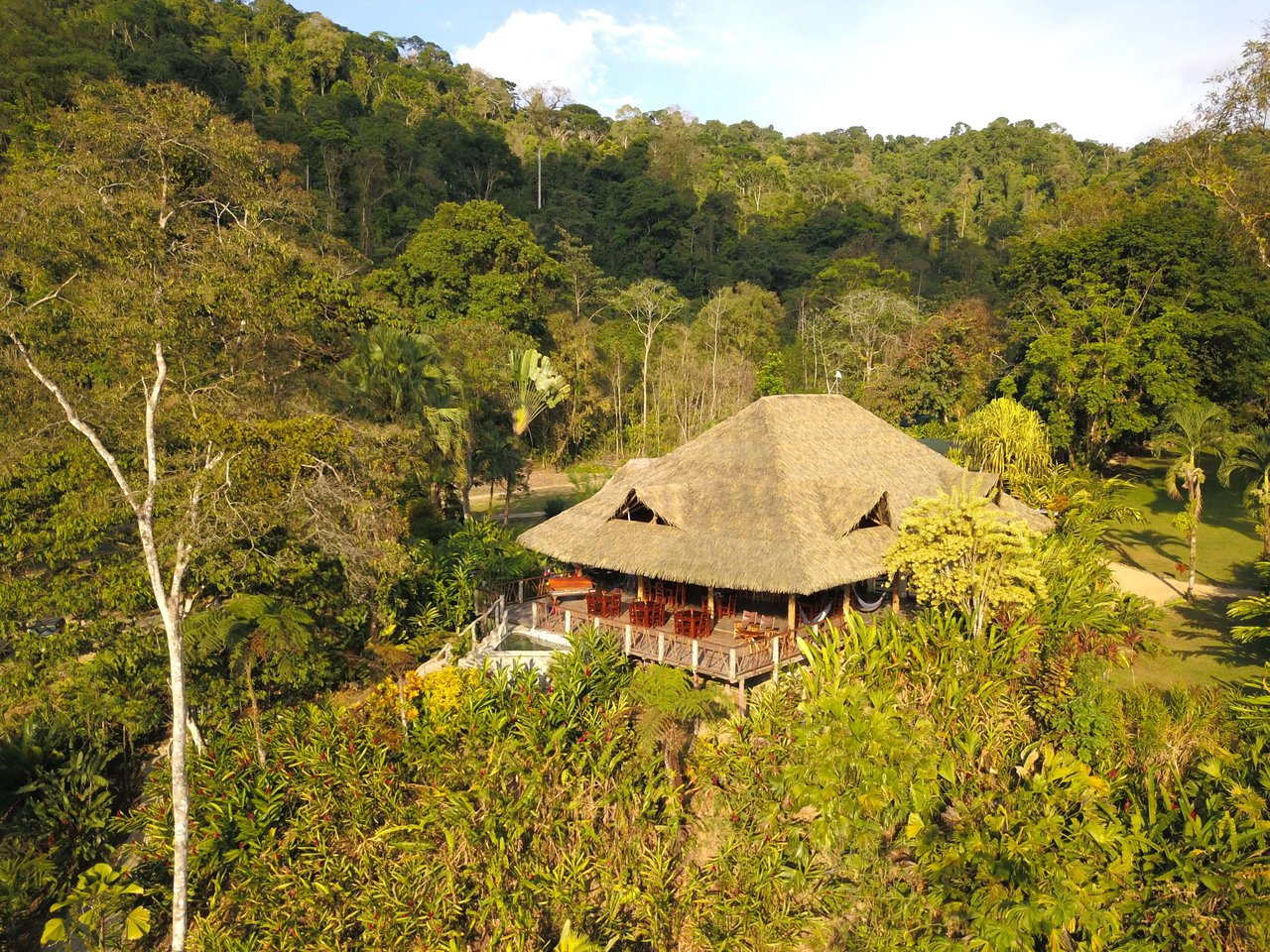 A MONEY MAKER! Location, home, guest cabins, with a SUCCE$$FUL exclusive distribution agency!