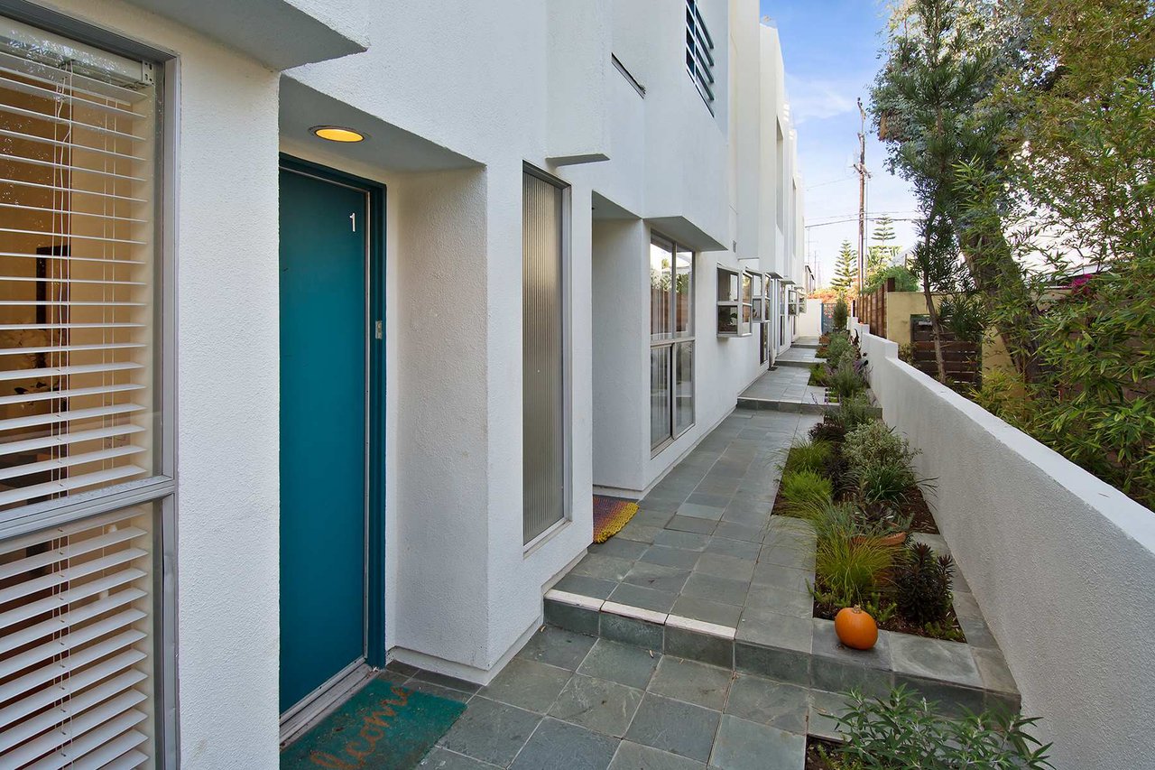 1811 Oak Street