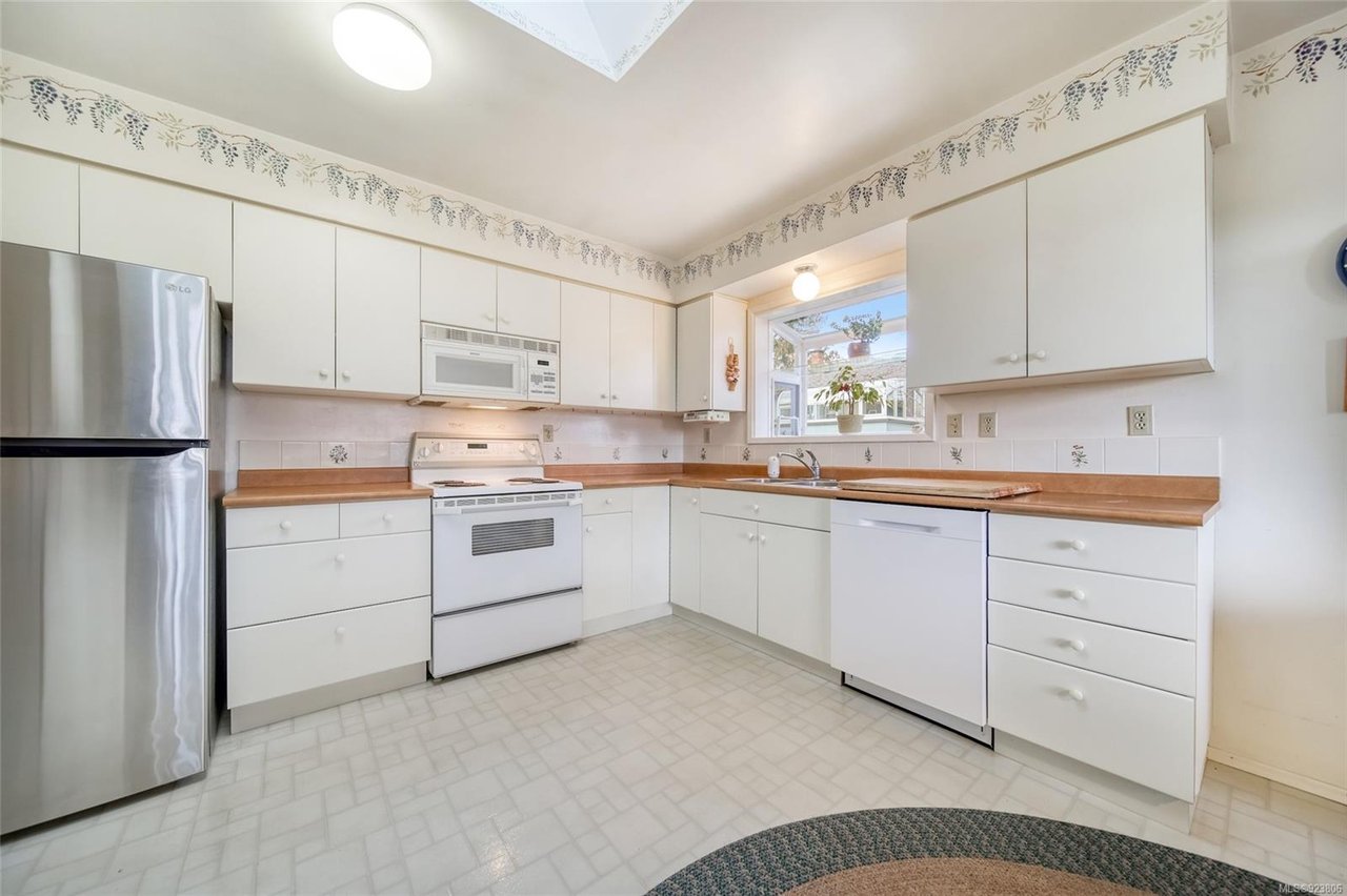 4086 Tracey St