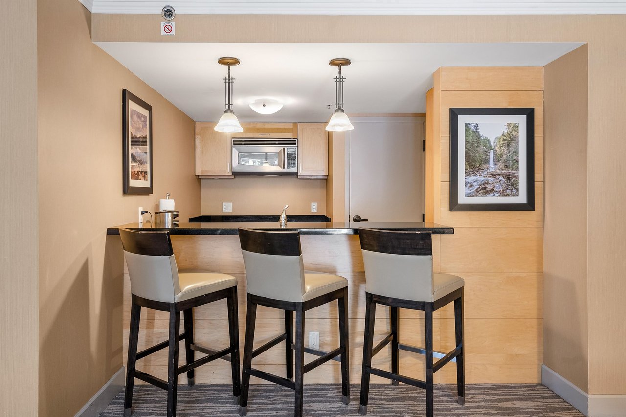 428/430-4050 Whistler Wy
