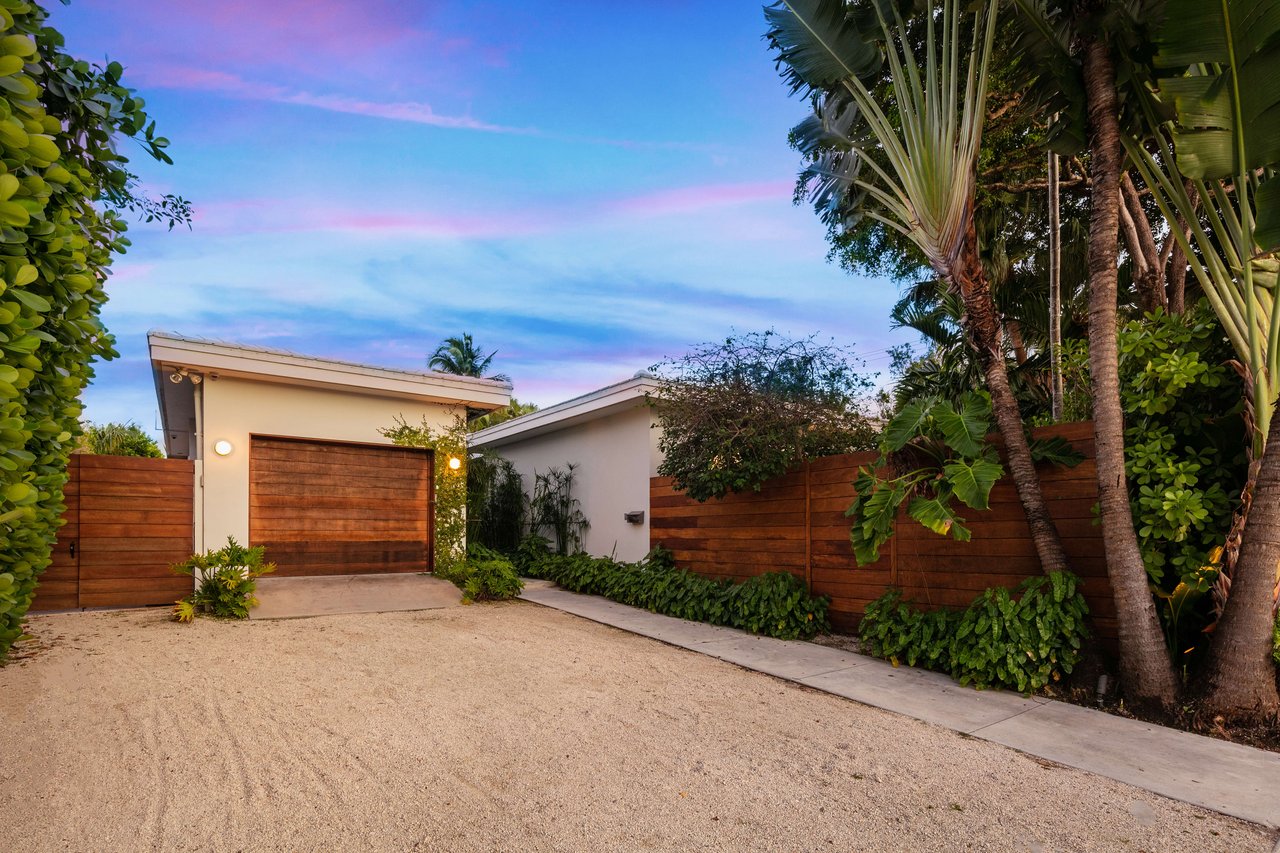 441 E Dilido Drive