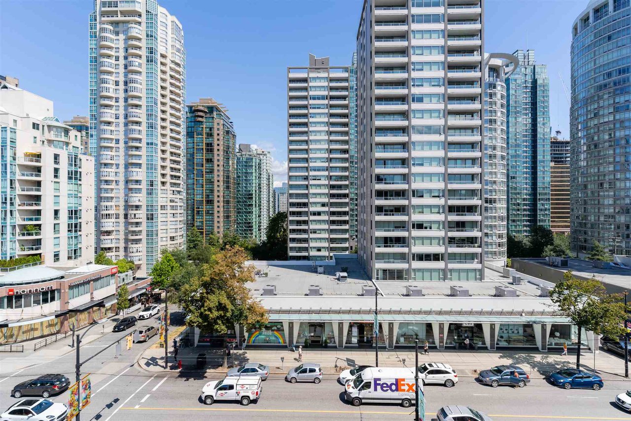 708-1270 Robson St